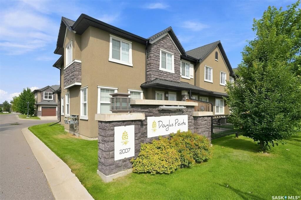 Property Photo:  2007 Pohorecky Crescent 203  SK S7W 0V3 