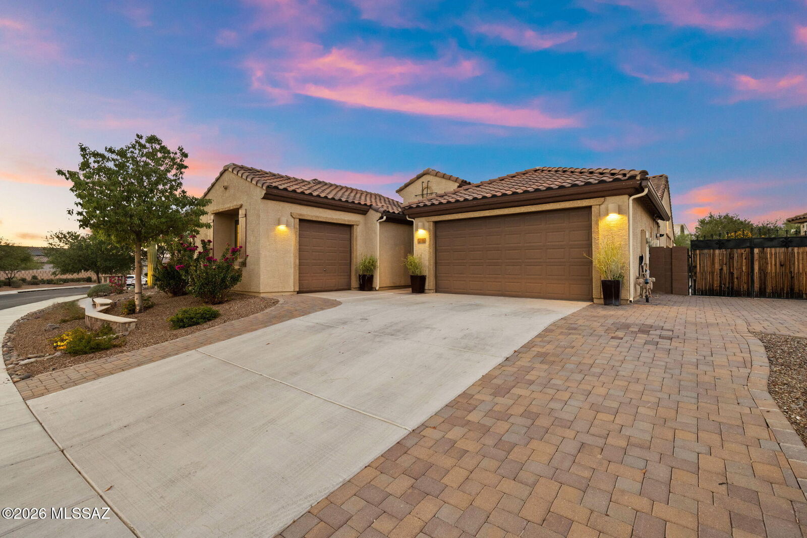 Property Photo:  5040 W Paseo Rancho Acero  AZ 85742 