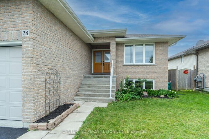Property Photo: 28 Freedom Crescent ON K8V 0C1