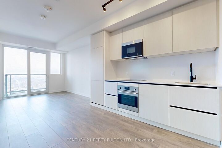 Property Photo: 108 Peter Street 4712 ON M5V 0W2