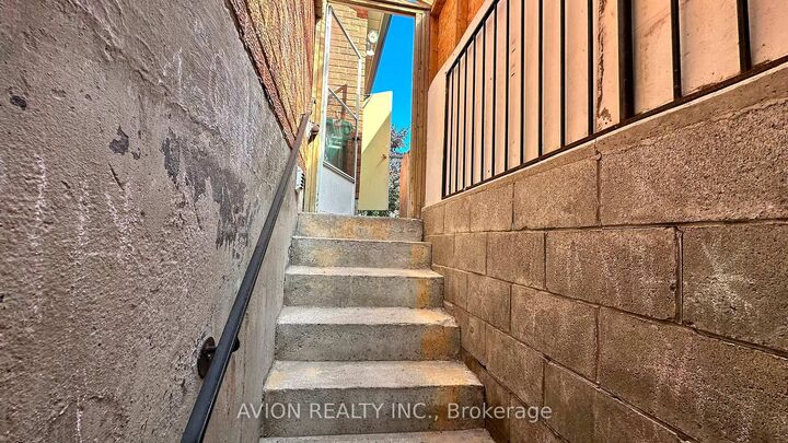 Property Photo:  7 Fairty Drive (Basement Apartment),  ON L3S 2Z7 