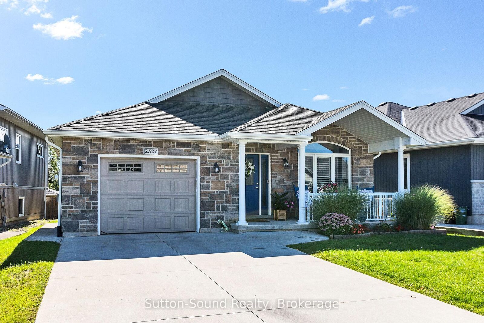 Property Photo:  2327 10th Avenue E  ON N4K 0B2 