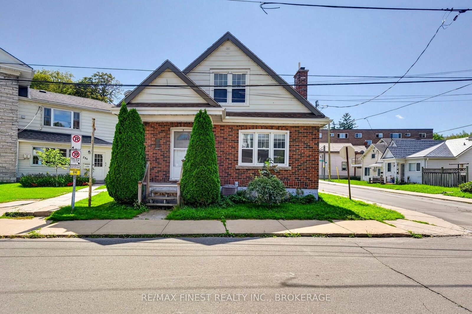 Property Photo:  258 Raglan Road  ON K7K 1L8 
