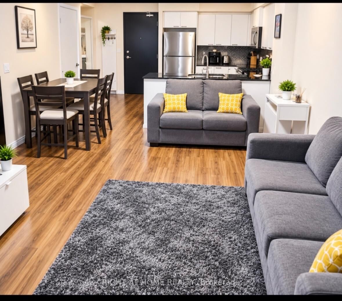 Property Photo:  2152 Lawrence Avenue E 910  ON M1R 0B5 