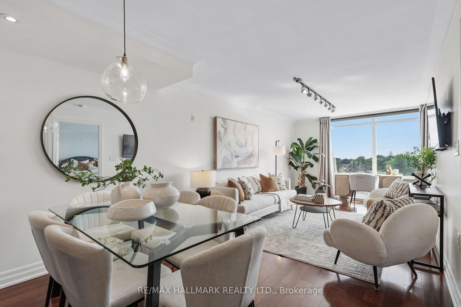 Property Photo:  3840 Bathurst Street 511  ON M3H 6C6 