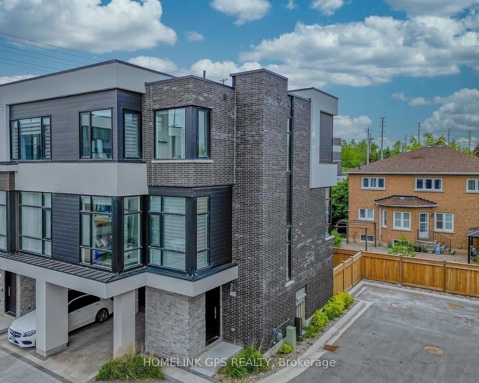 Property Photo:  12 Hostel Lane  ON L4C 5S9 