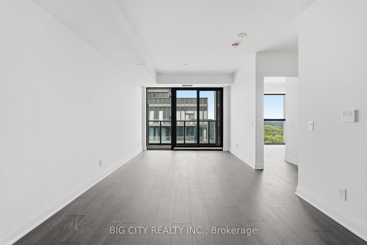 Property Photo:  25 Frederick Todd Way 2206  ON M4G 0C9 