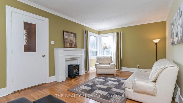 Property Photo:  123 Elliott Street  ON N5Y 2E8 