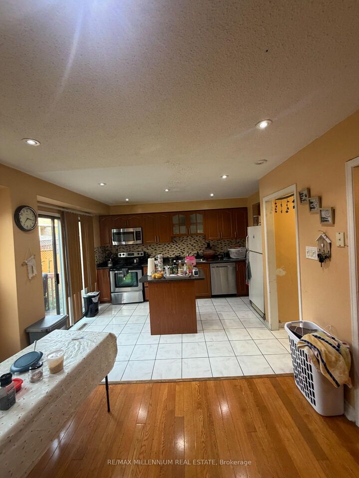 Property Photo: 10 Hendricks Crescent ON L6Y 4K9