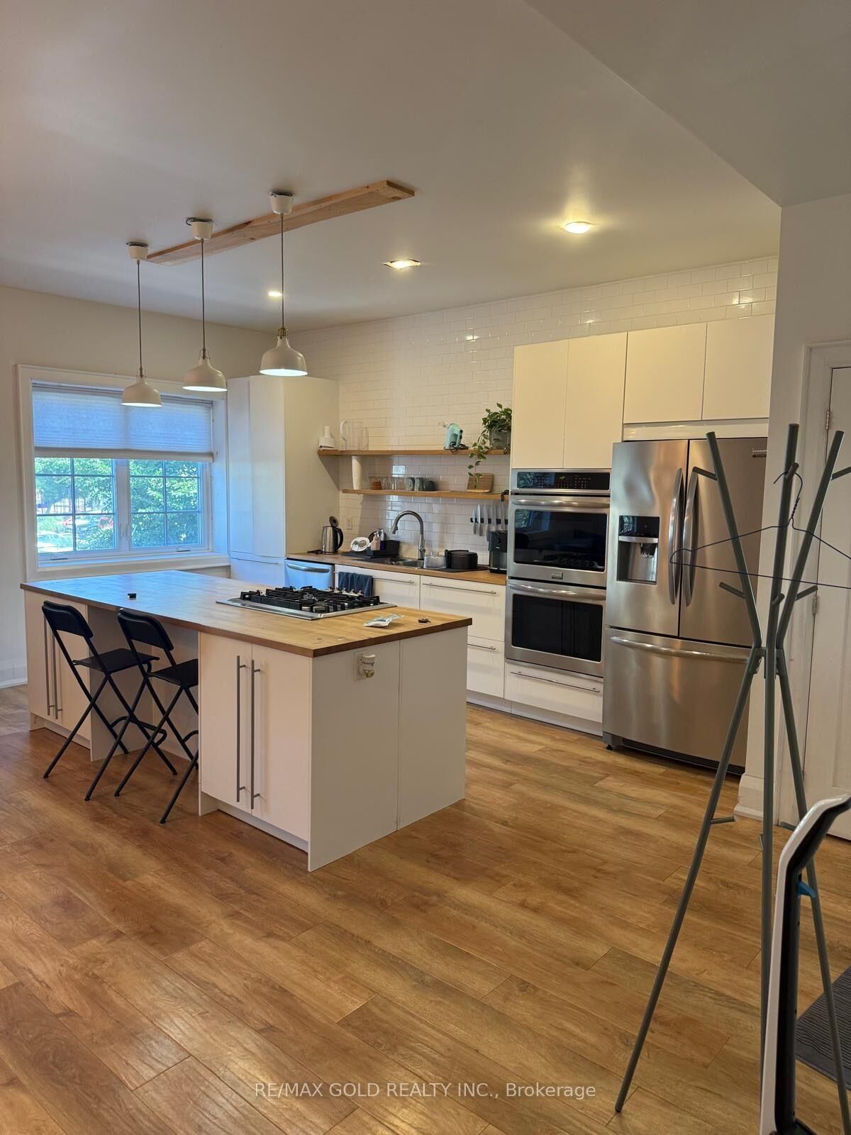 Property Photo:  2215 Danforth Avenue Studio  ON M4C 1K4 