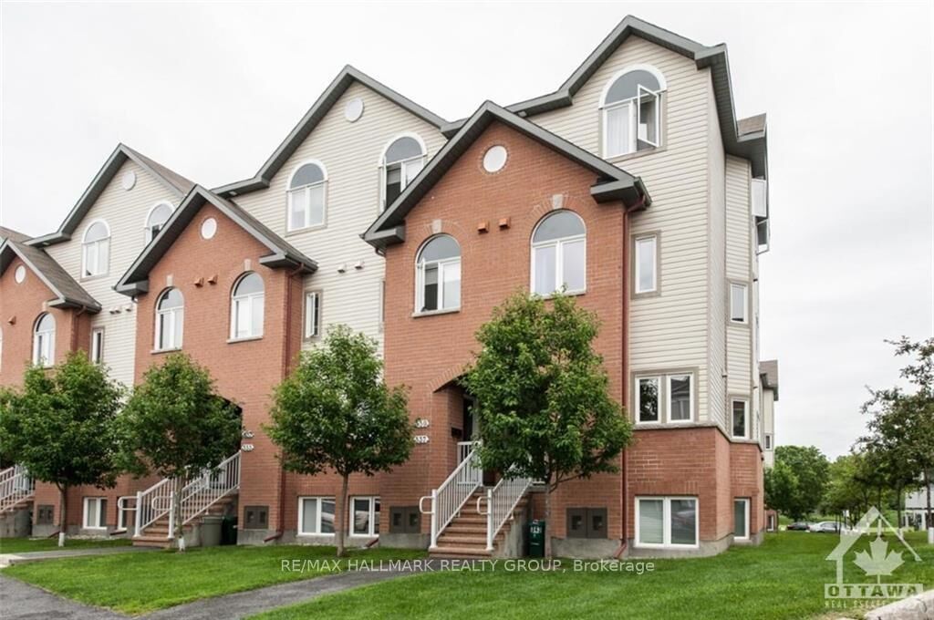 Property Photo:  49 Jardin Private 337  ON K1K 2V8 