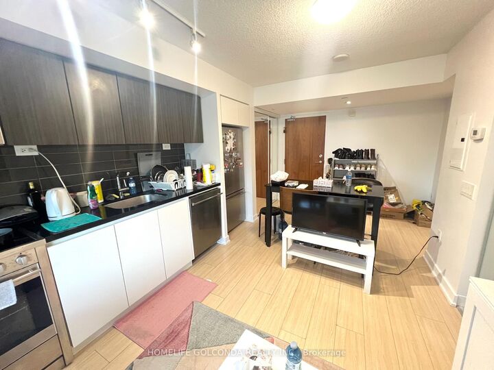 Property Photo:  85 Queens Wharf Road 719  ON M5V 0J9 