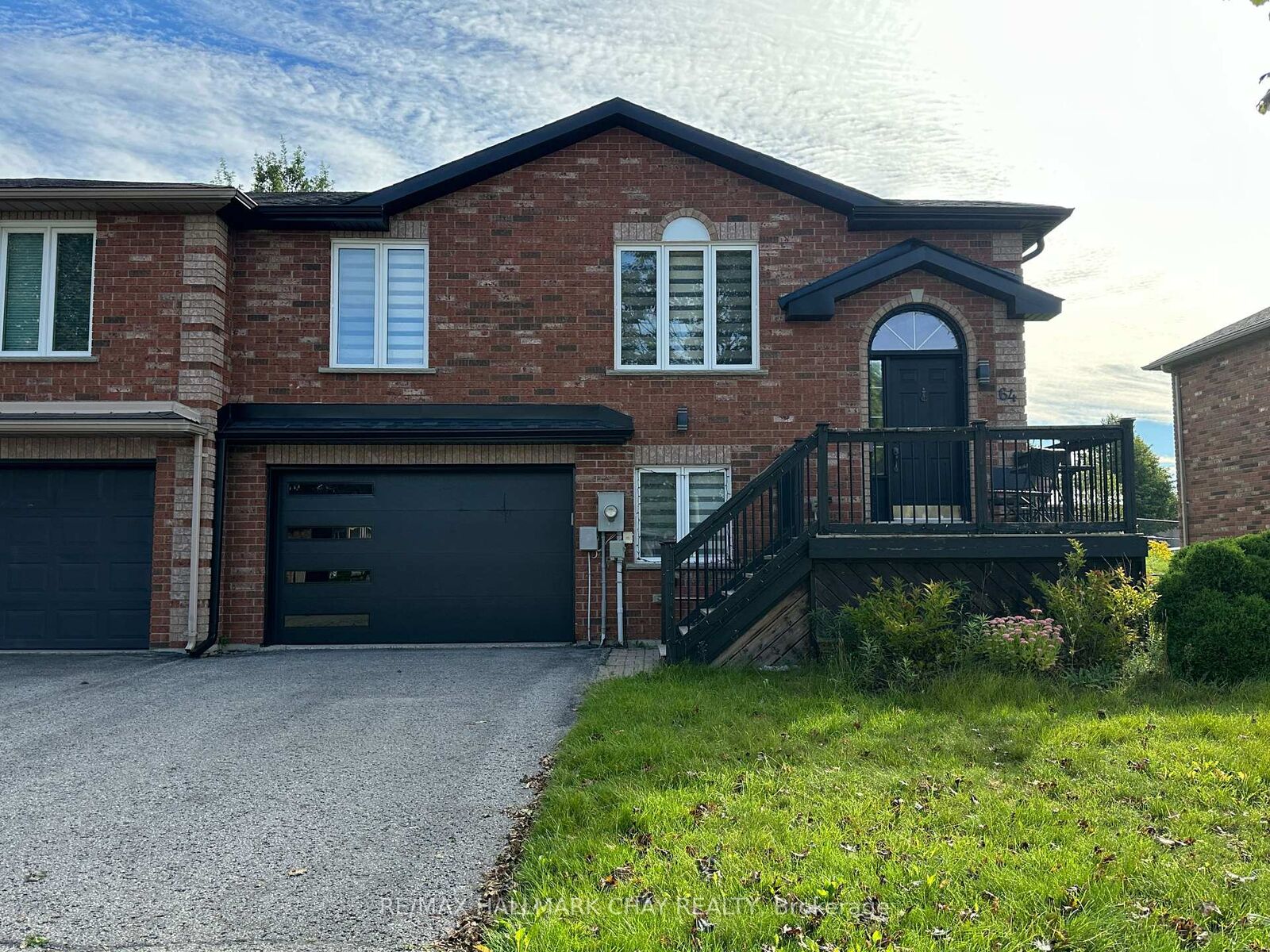 Property Photo:  64 Logan Court  ON L4N 8G8 