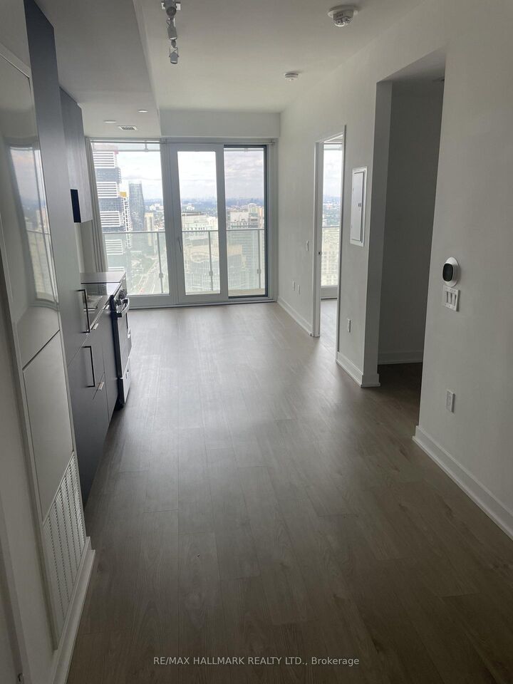 Property Photo:  3900 Confederation Parkway 4111  ON L5B 0M3 