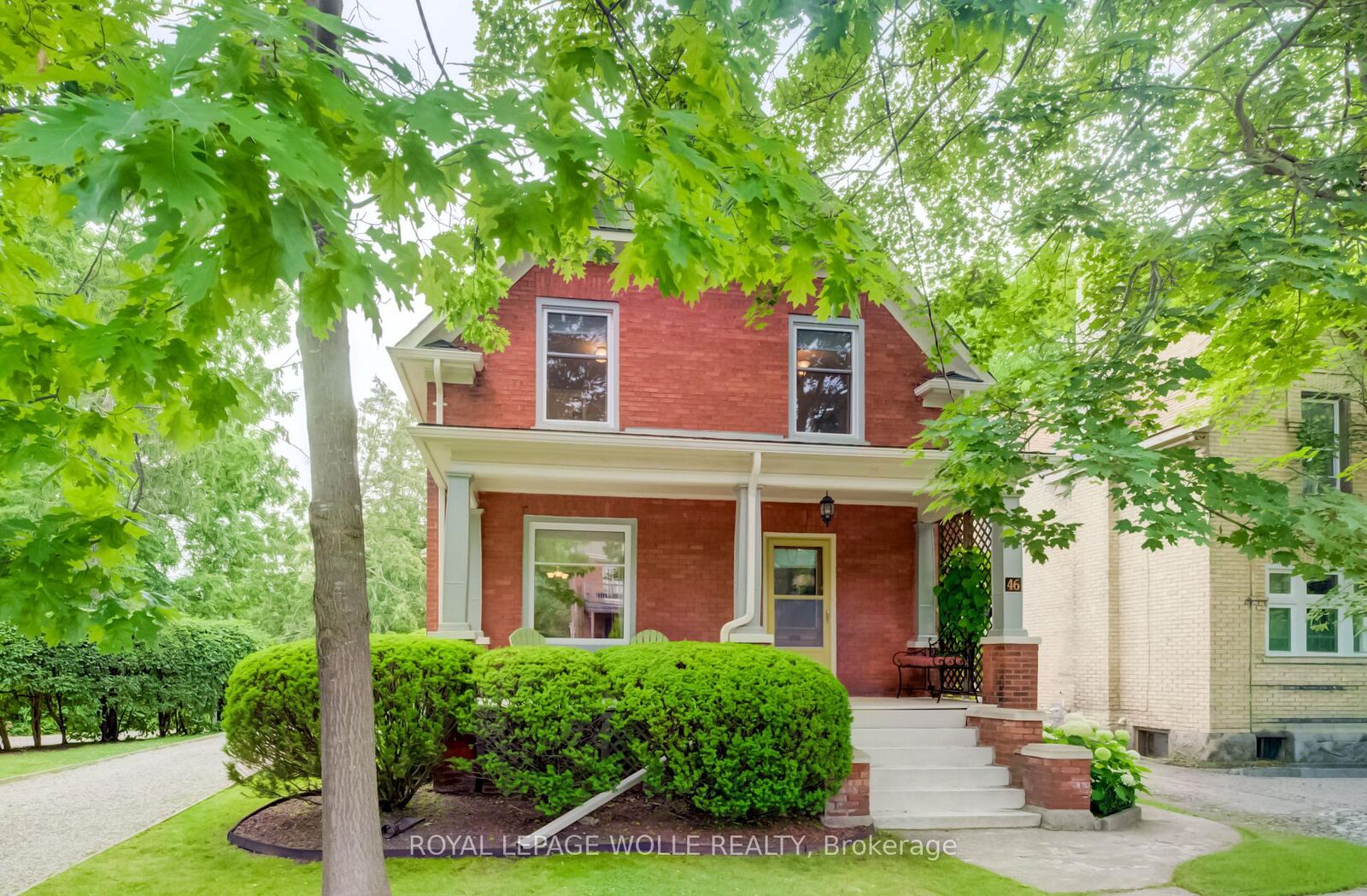 Property Photo:  46 Ellen Street W  ON N2H 4K3 
