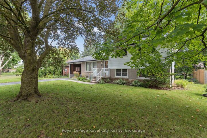 Property Photo:  62 Rodney Boulevard  ON N1G 2H3 