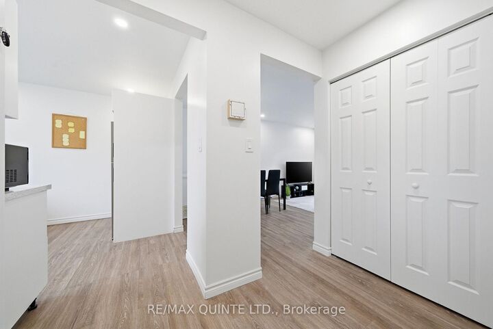 Property Photo:  99 Dunnett Boulevard 2  ON K8P 4M7 