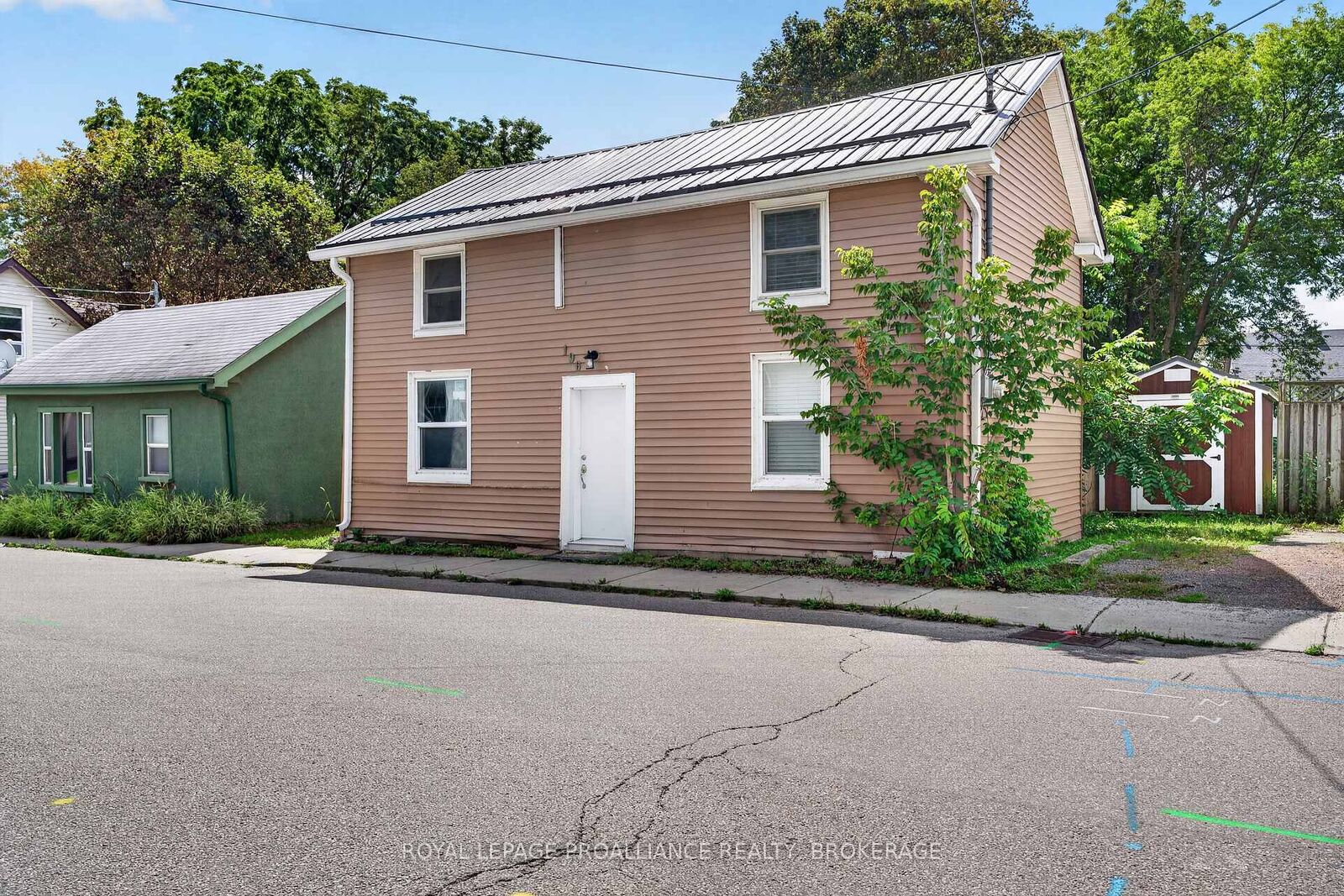 Property Photo:  196 York Street  ON K7K 1R4 