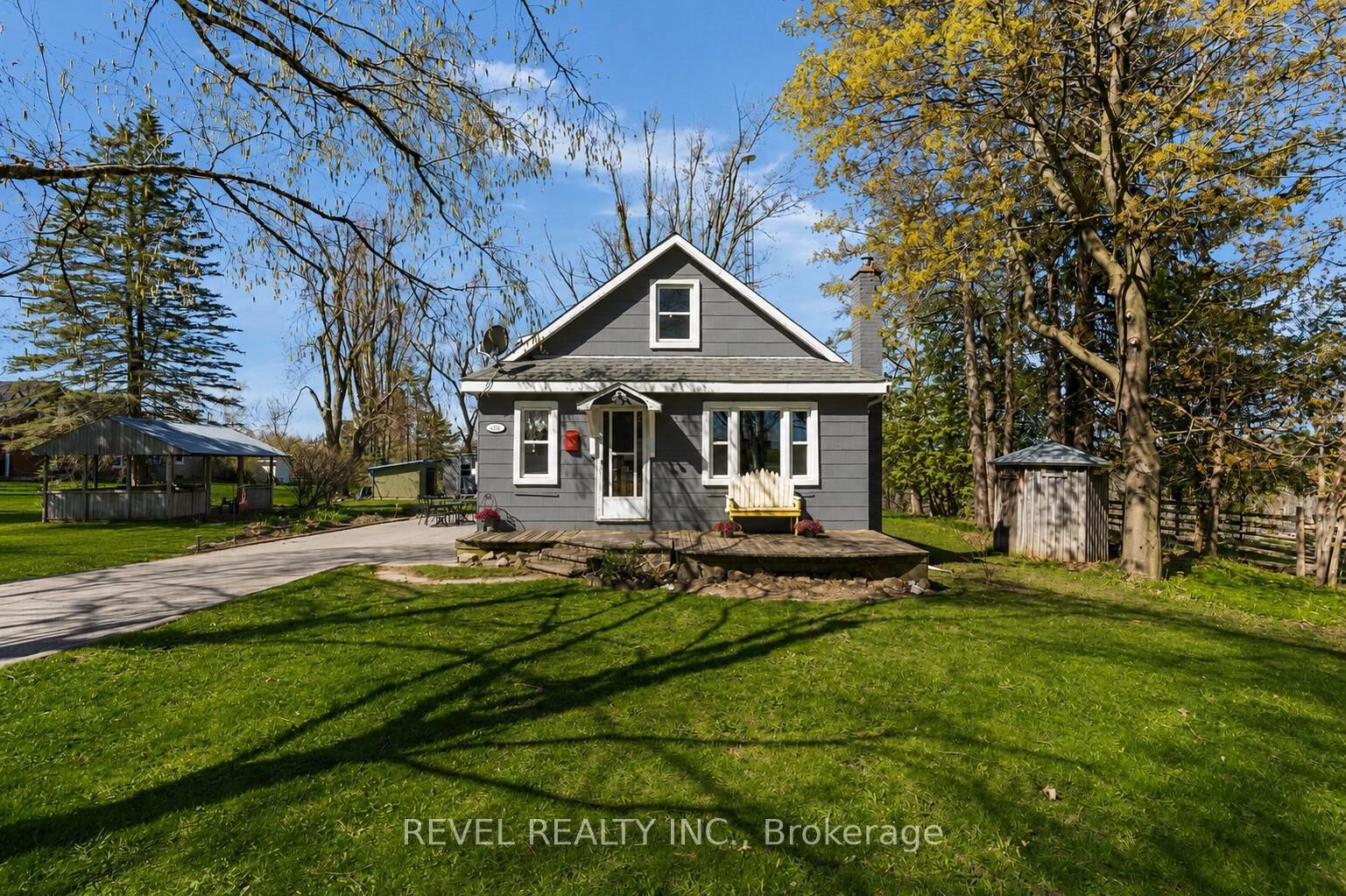 Property Photo: 2940 Old Second Road S ON L9X 1P6