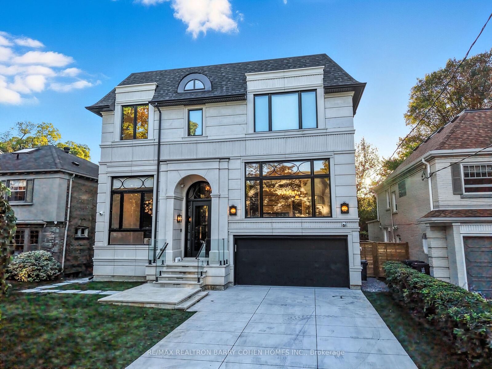 Property Photo:  14 Glen Cedar Road  ON M6C 3G1 