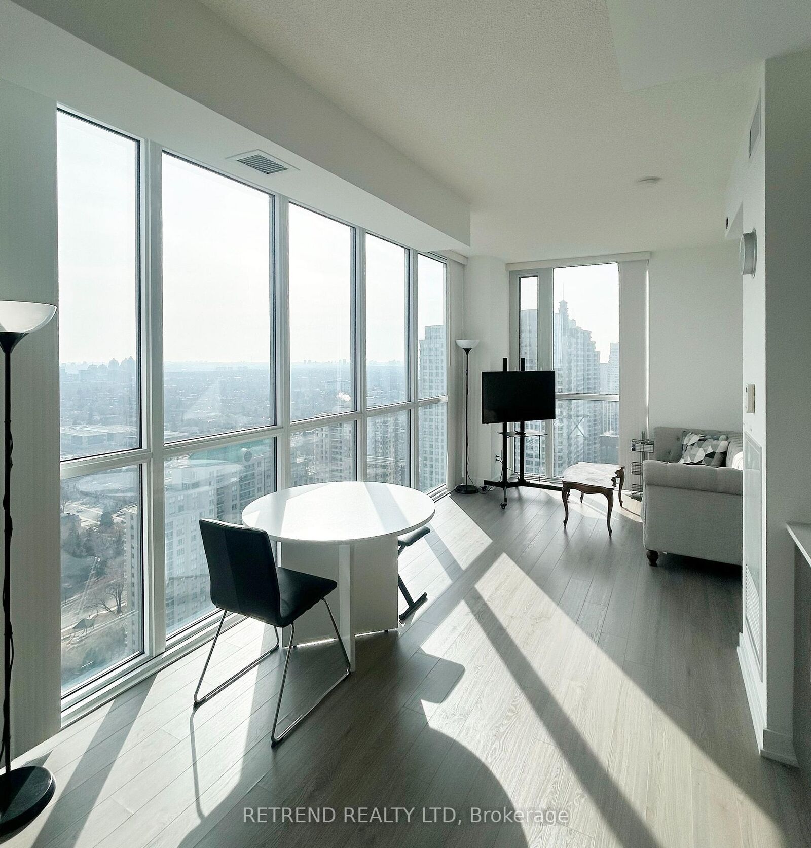 Property Photo: 5180 Yonge Street 2706 ON M2N 0K5