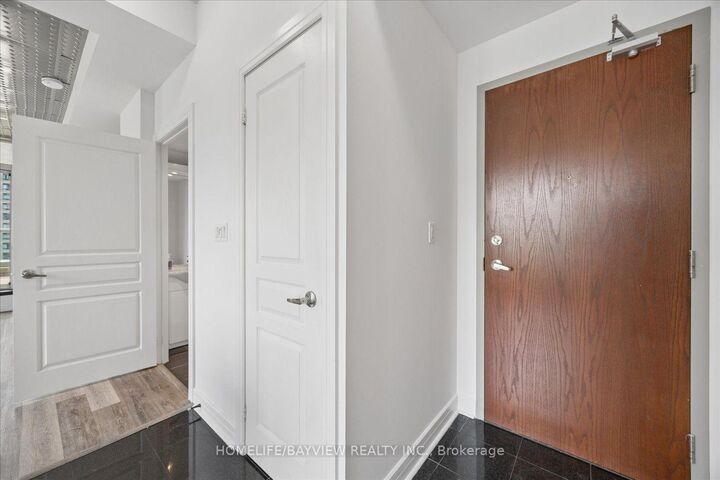 Property Photo:  1 Avondale Avenue 508  ON M2N 7J1 