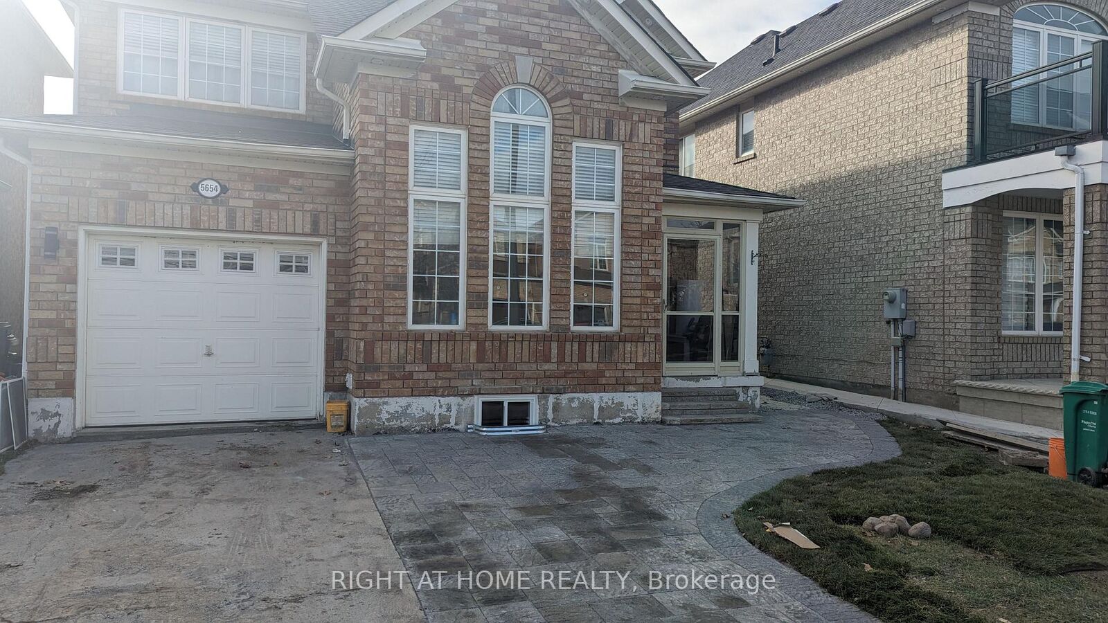 Property Photo:  5654 Churchill Meadows Boulevard Basement Unit  ON L5M 7A7 