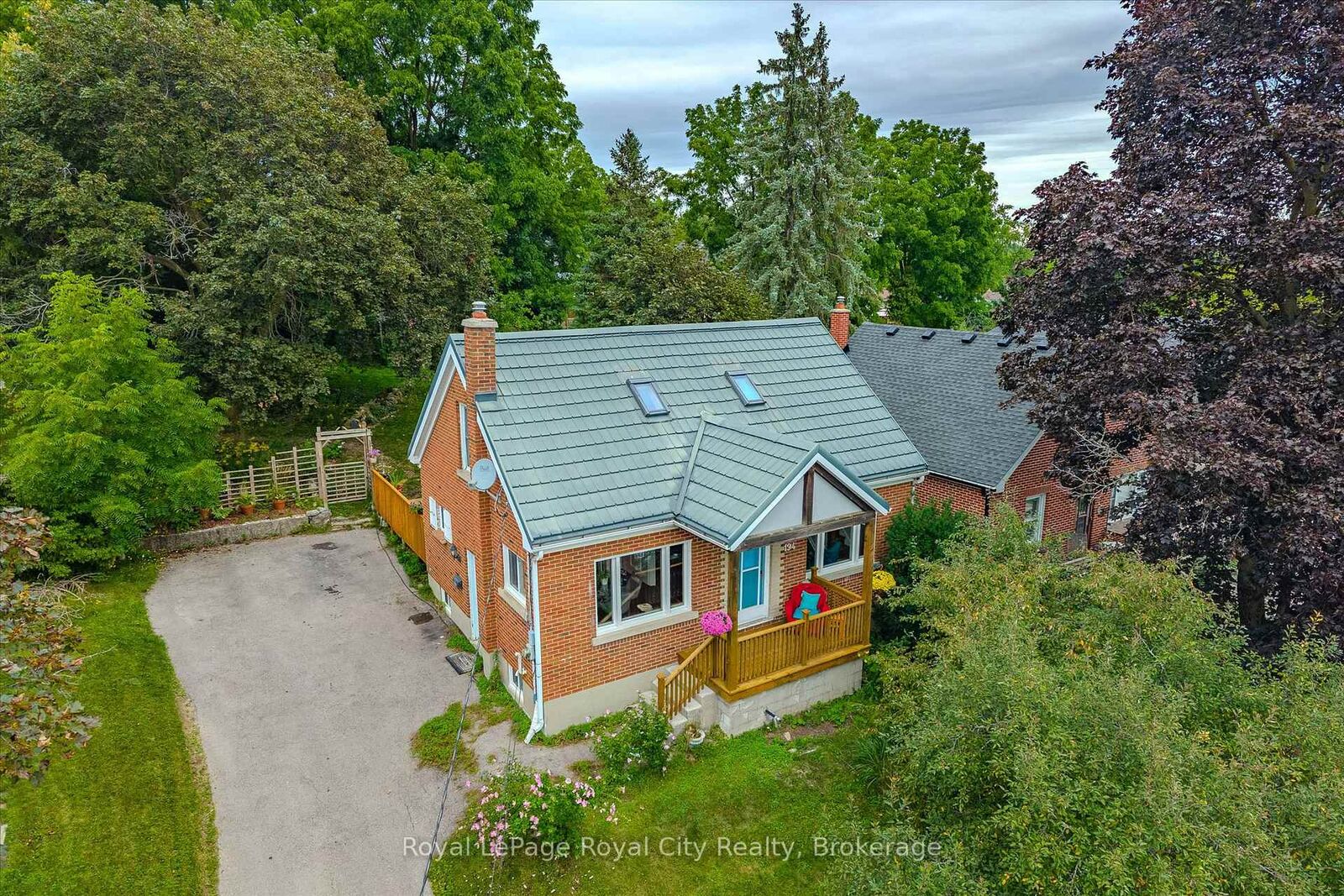 Property Photo: 194 Grove Street ON N1E 2W7