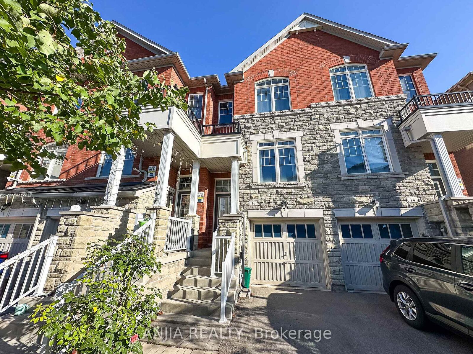 Property Photo:  16 Weidman Lane  ON L6E 0T1 