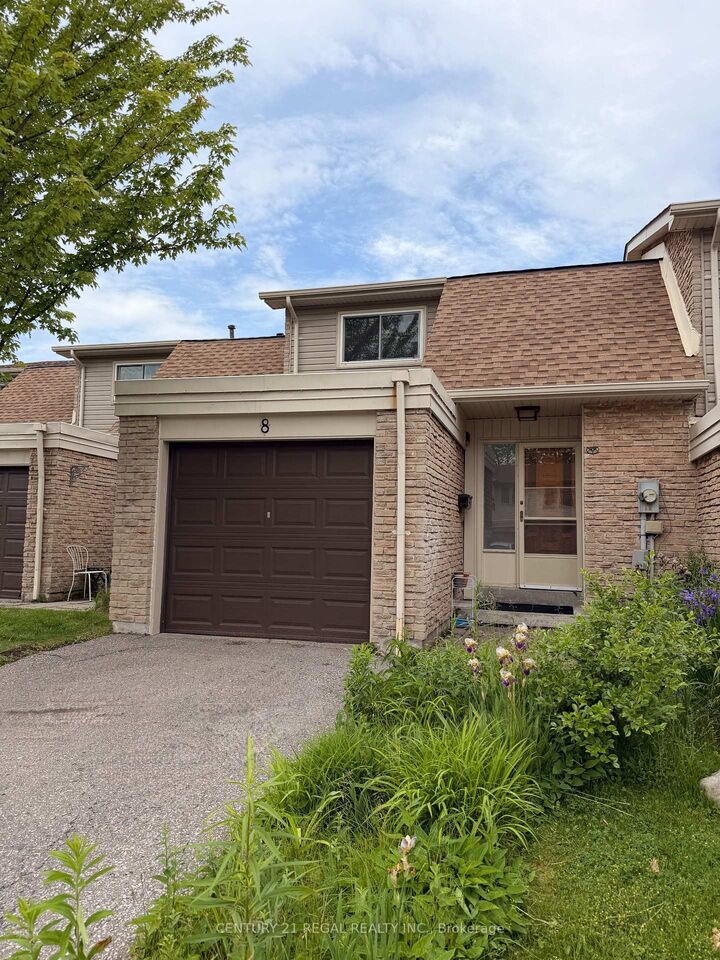 Photo de la propriété:  8 Chamberlain Court  ON L1S 3M7 