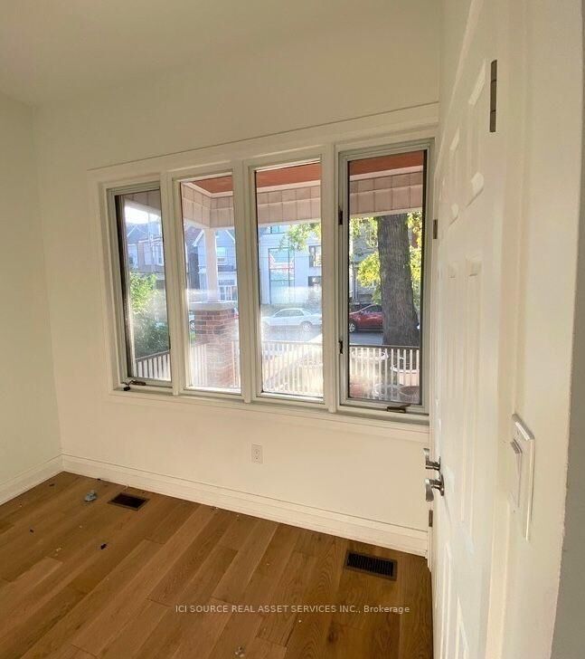Property Photo:  179 Markham Drive 1  ON M6J 2G7 