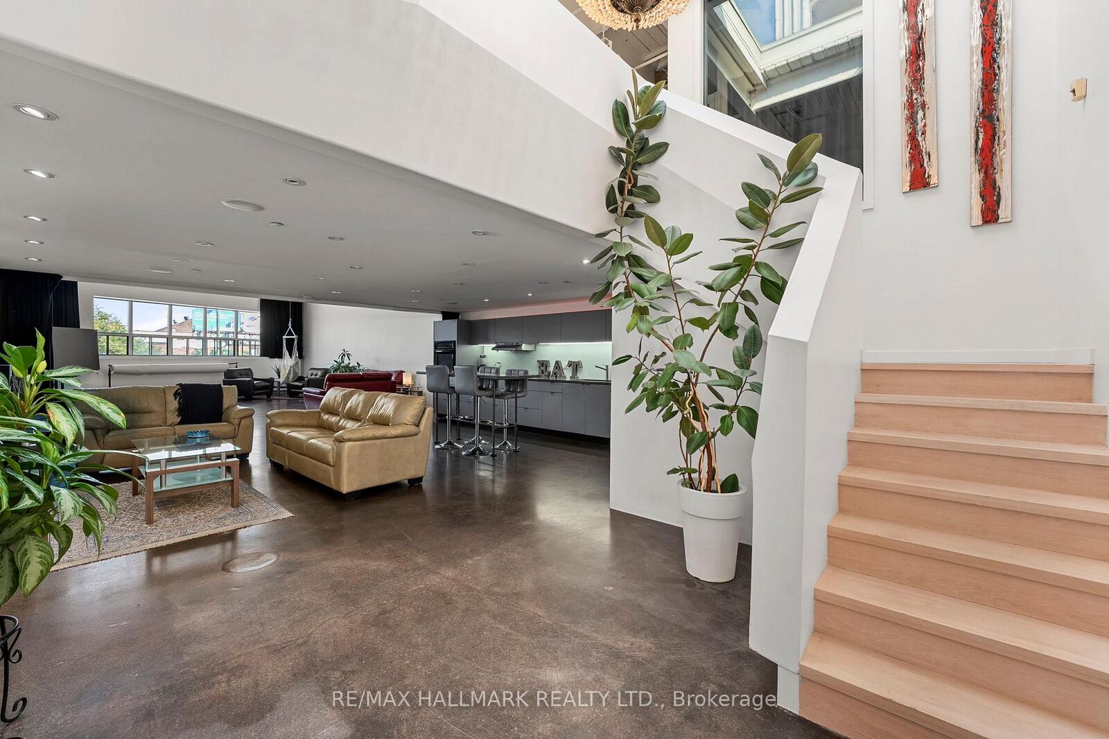 Property Photo:  1173 Dundas Street E 226  ON M4M 3P1 