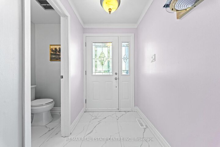Property Photo:  27 Jefferson Road  ON L6S 2G6 