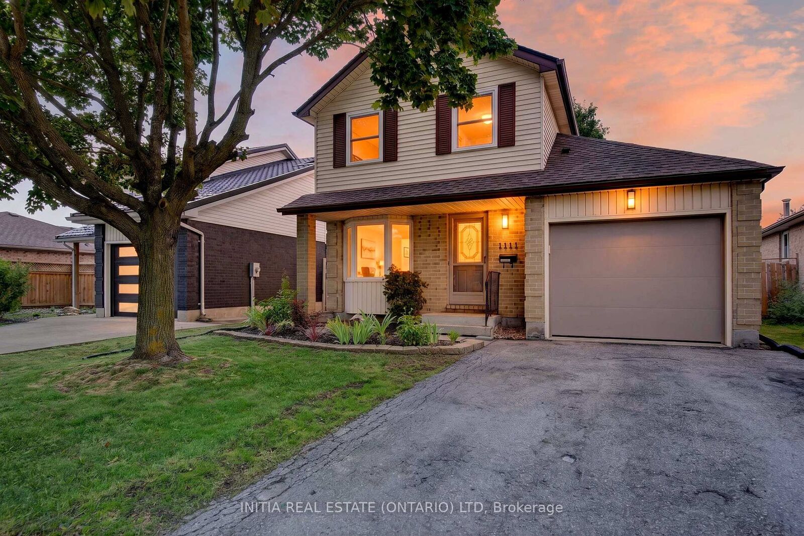 Property Photo:  1111 Aldersbrook Road  ON N6G 2X2 