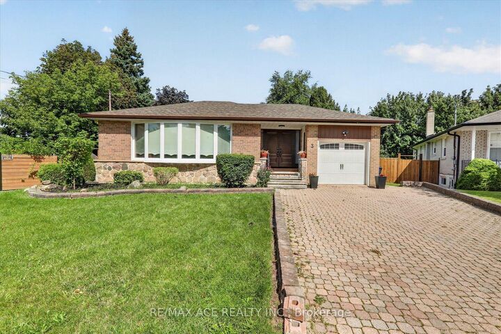 Property Photo:  3 Pipestone Place  ON M9W 3V4 