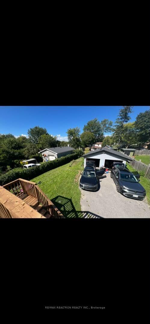 Property Photo: 280 Hillcrest Road N Upper ON L4P 3C8