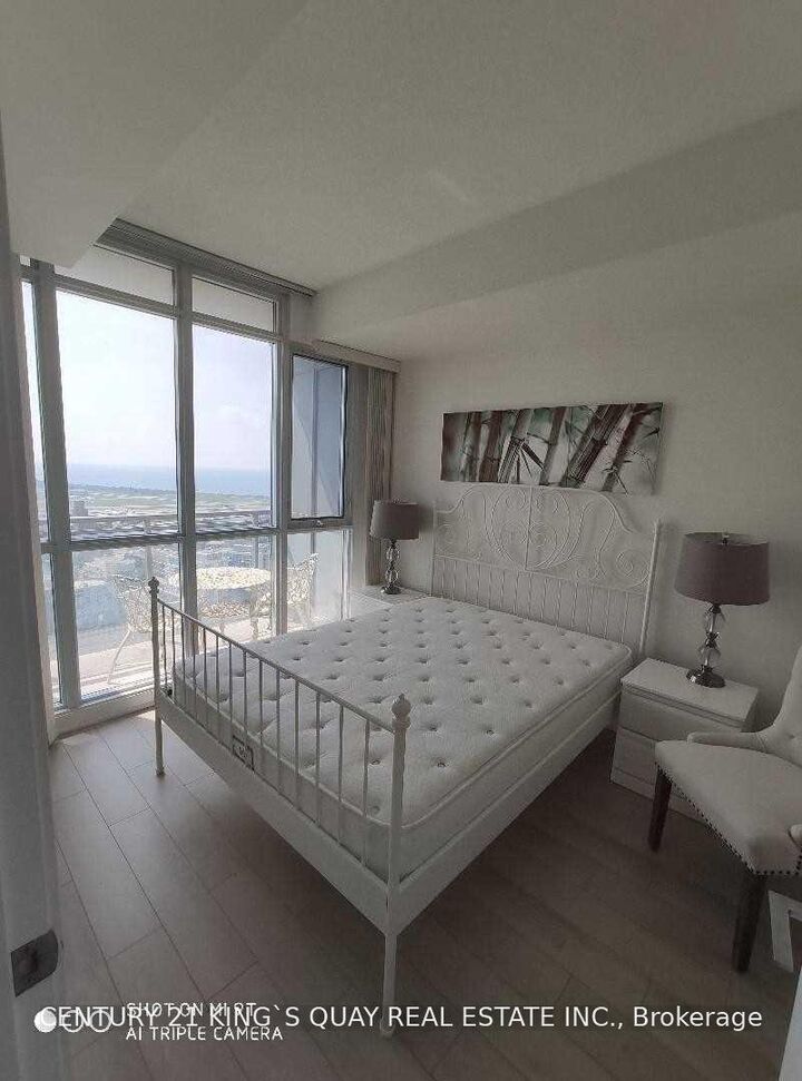 Property Photo:  15 Iceboat Terrace 3908  ON M5V 4A5 