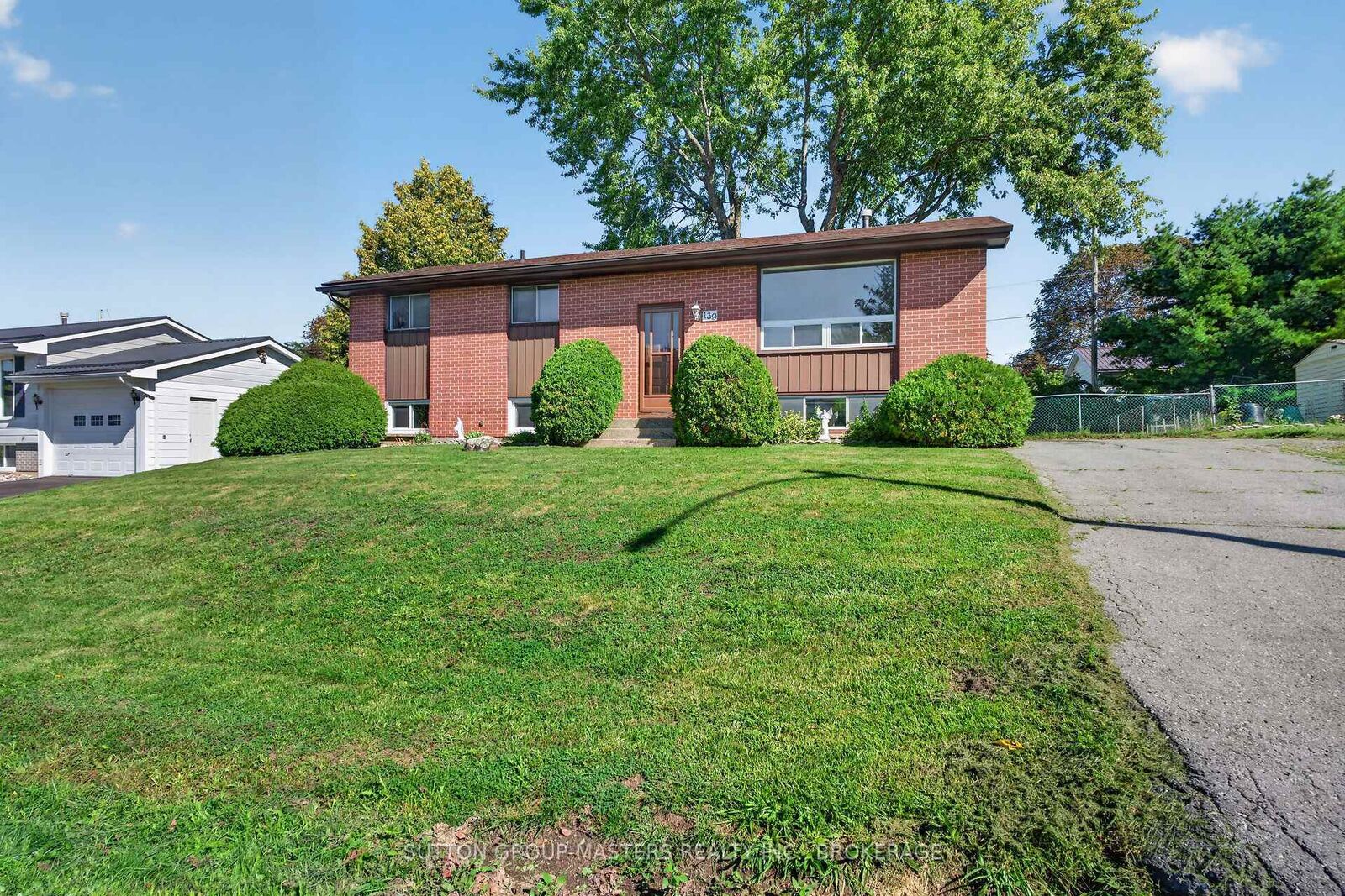 Property Photo: 139 Sherwood Avenue ON K7N 1N7