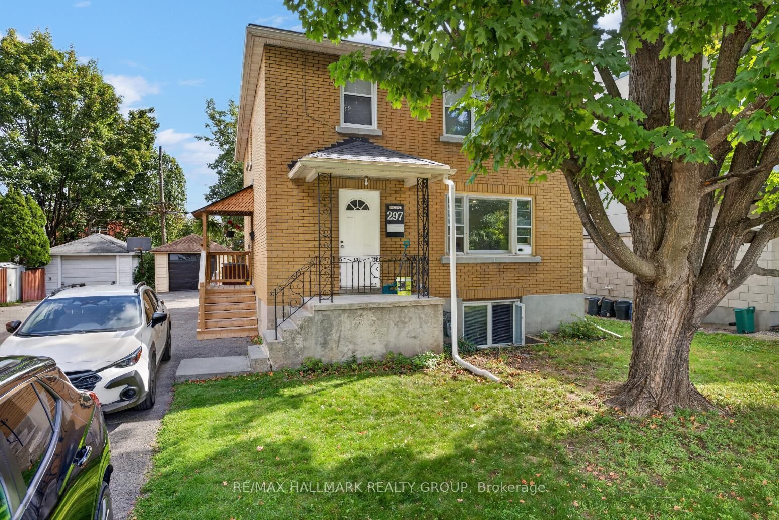 Property Photo: 297 Royal Avenue 1 ON K2A 1T6