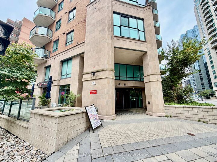 Property Photo:  445 Laurier Avenue W 505  ON K1R 0A2 