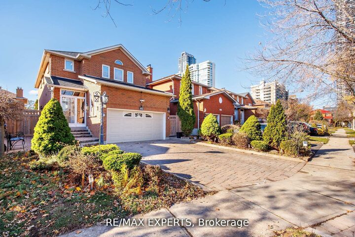 Property Photo:  482 Malaga Road  ON L5B 3W2 