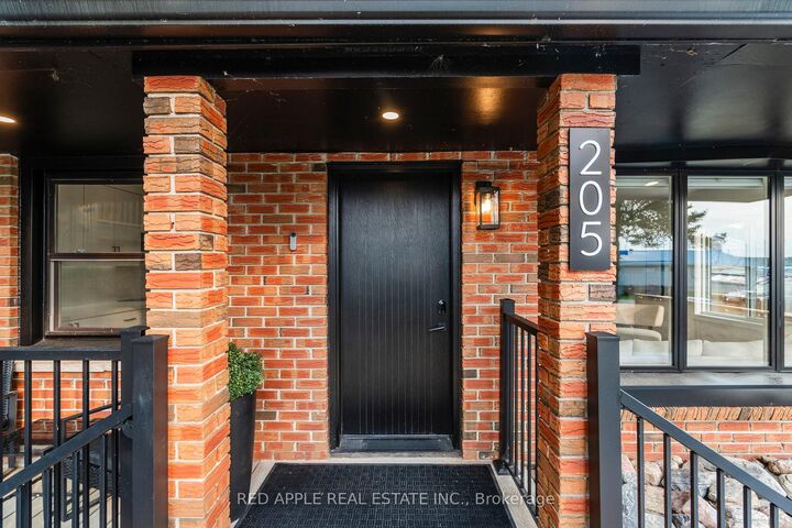Property Photo:  205 Hoyt Avenue  ON L0K 2A0 