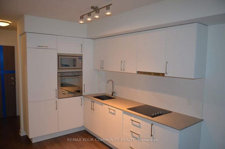 Property Photo:  576 Front Street W 622E  ON M5V 1C1 