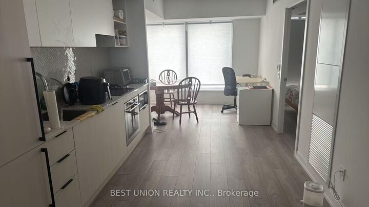 Property Photo:  82 Dalhousie Street 1612  ON M5B 0C5 