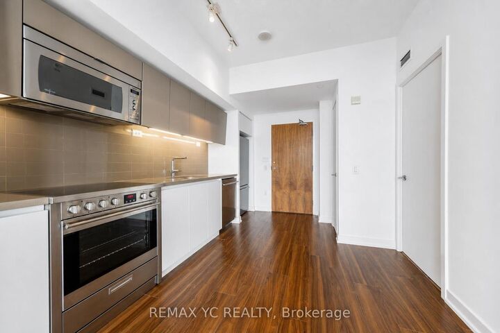 Property Photo:  75 Queens Wharf Road 4611  ON M5V 0J8 