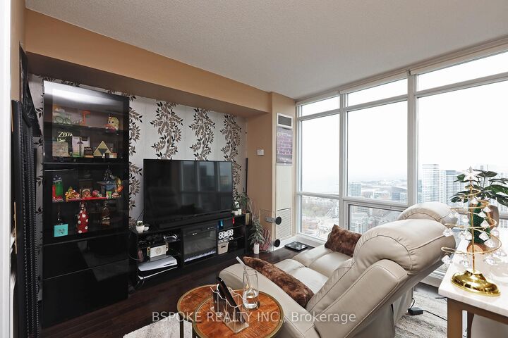 Property Photo:  11 Brunel Court 5016  ON M5V 3Y3 