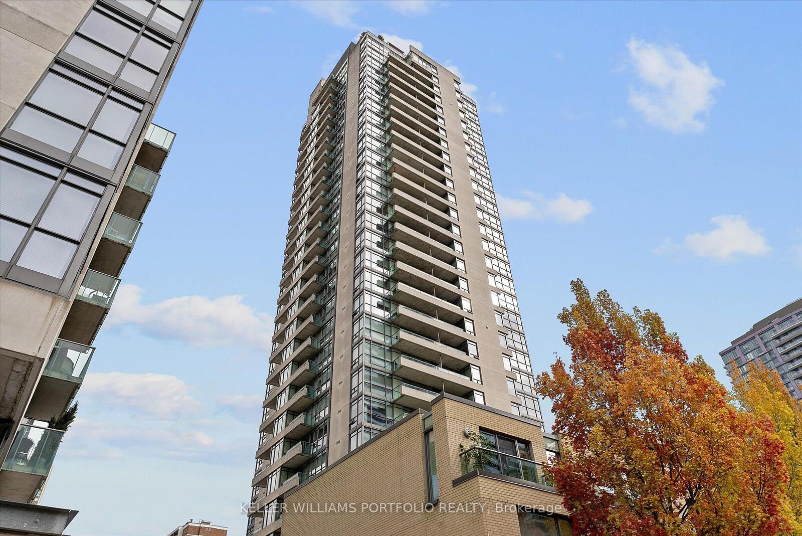 Property Photo:  281 Mutual Street 1602  ON M4Y 3C4 