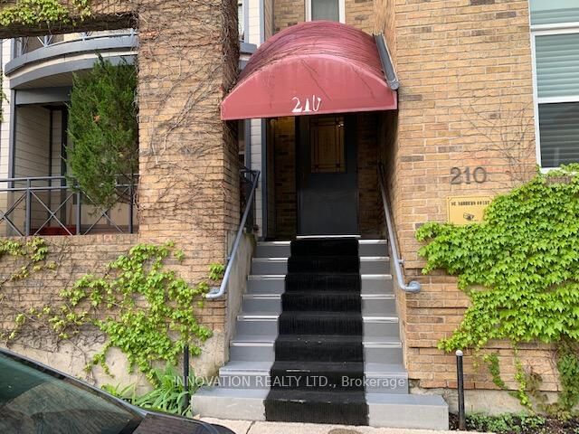 Property Photo:  210 Cumberland Street 3B  ON K1N 9K8 