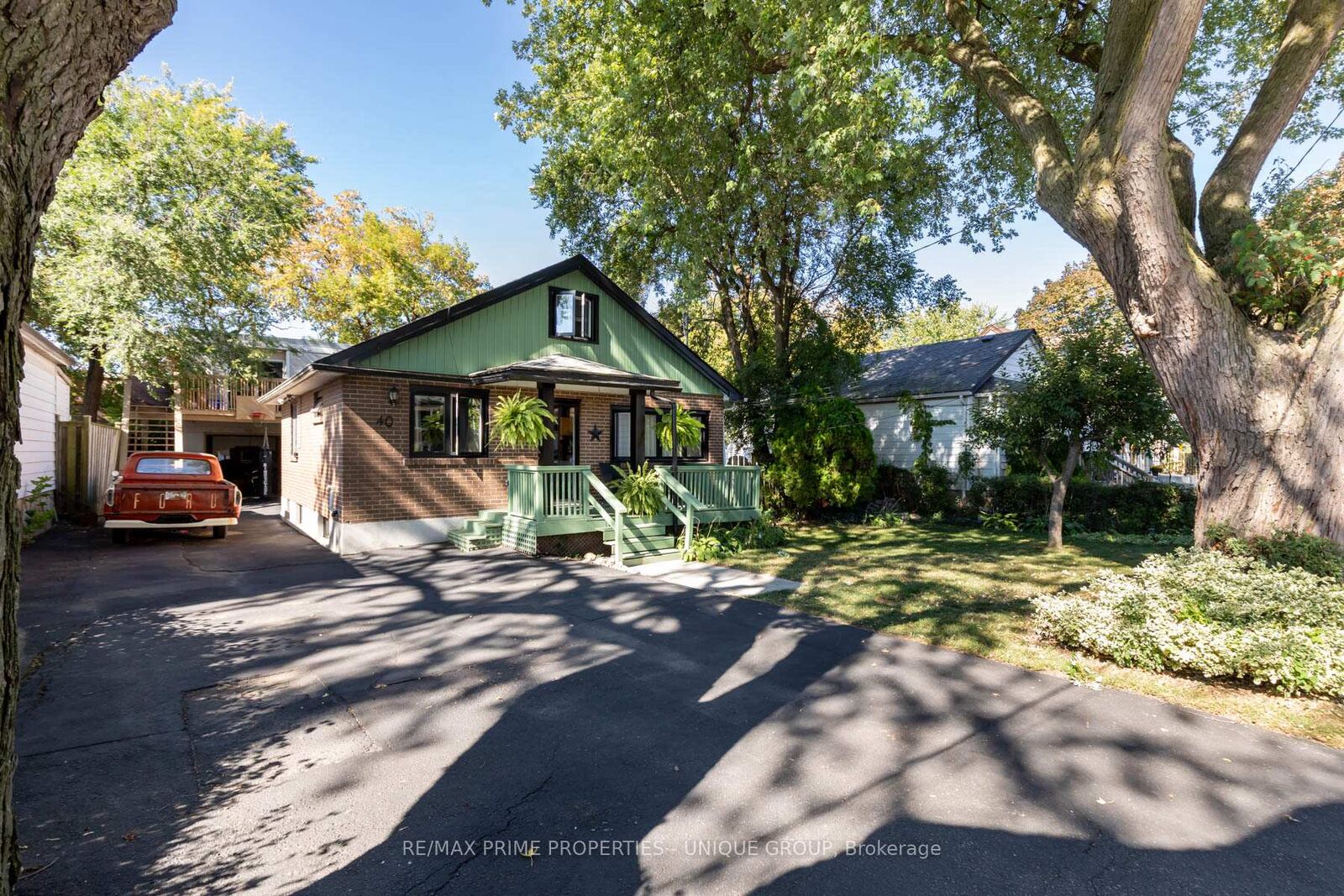 Property Photo:  40 Jeavons Avenue  ON M1K 1S8 