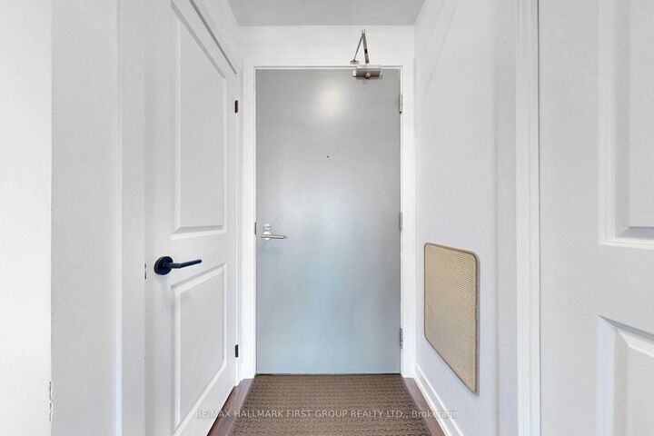 Property Photo:  8 Fieldway Road 505  ON M8Z 3L1 